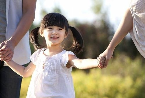 Kinh nghiệm giúp trẻ em an toàn khi ra ngoài đường 2023