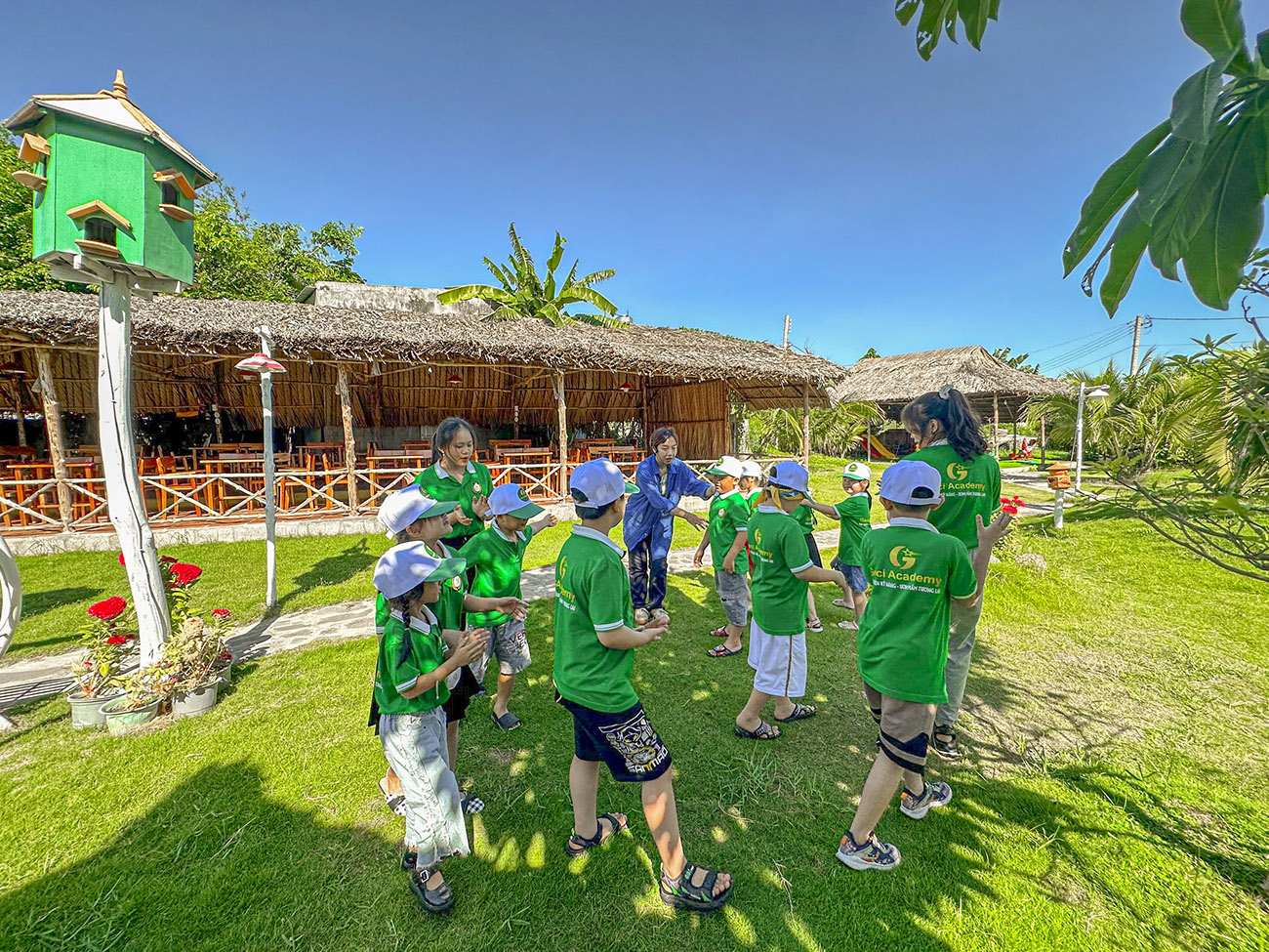 Phát triển năng lực và kỹ năng sống